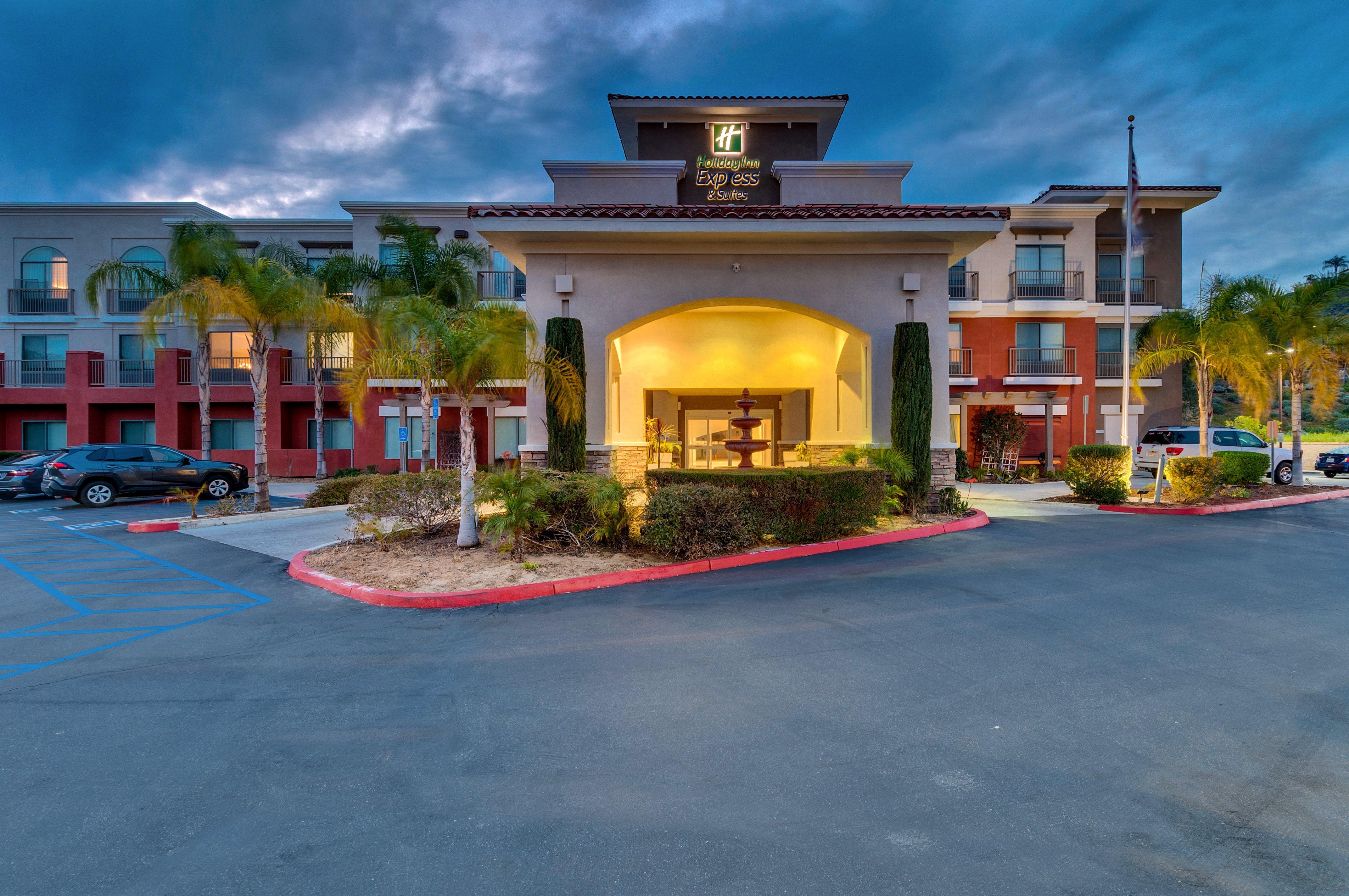 Holiday Inn Express Hotel & Suites Lake Elsinore By Ihg Ngoại thất bức ảnh