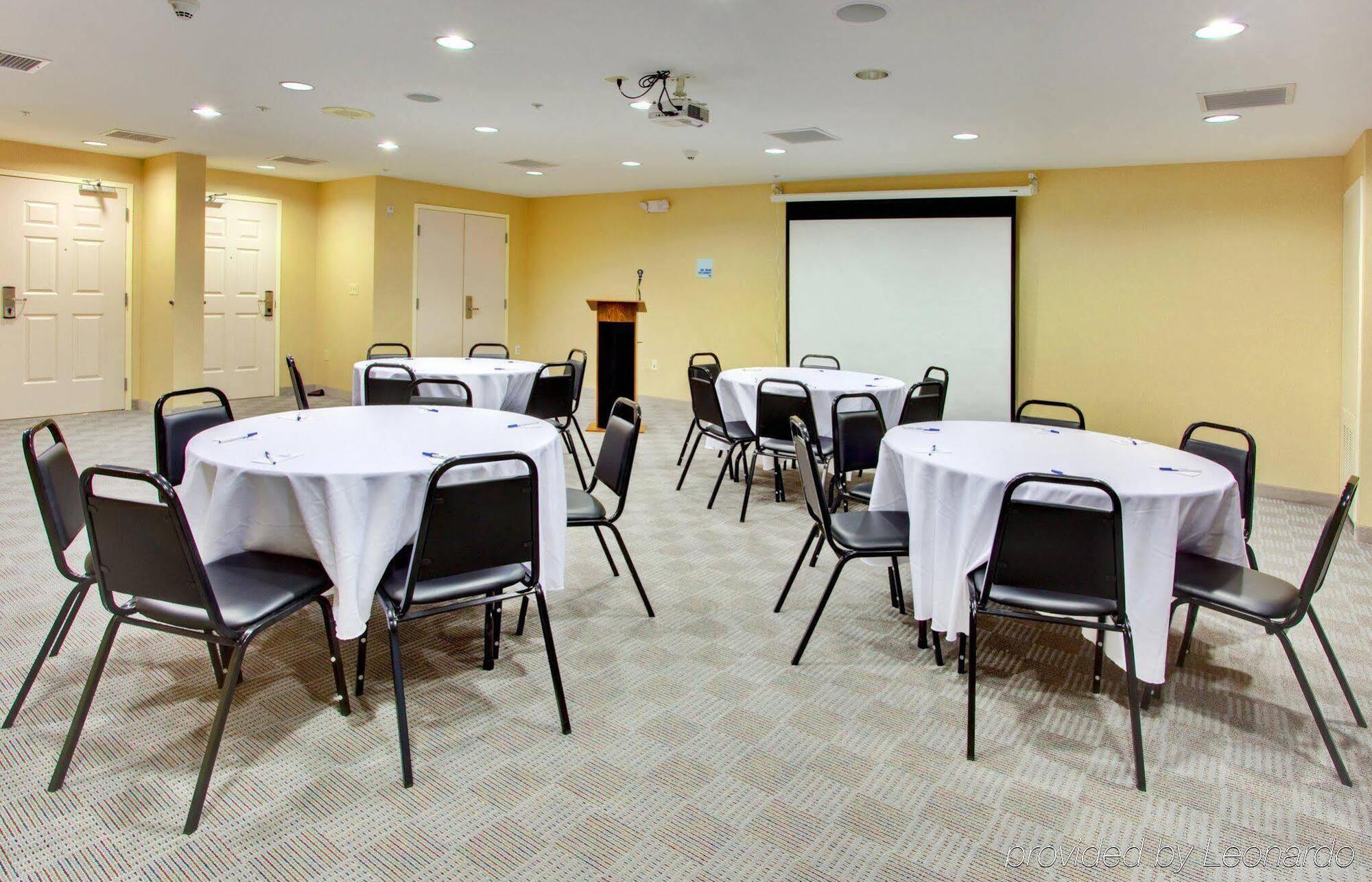 Holiday Inn Express Hotel & Suites Lake Elsinore By Ihg Ngoại thất bức ảnh